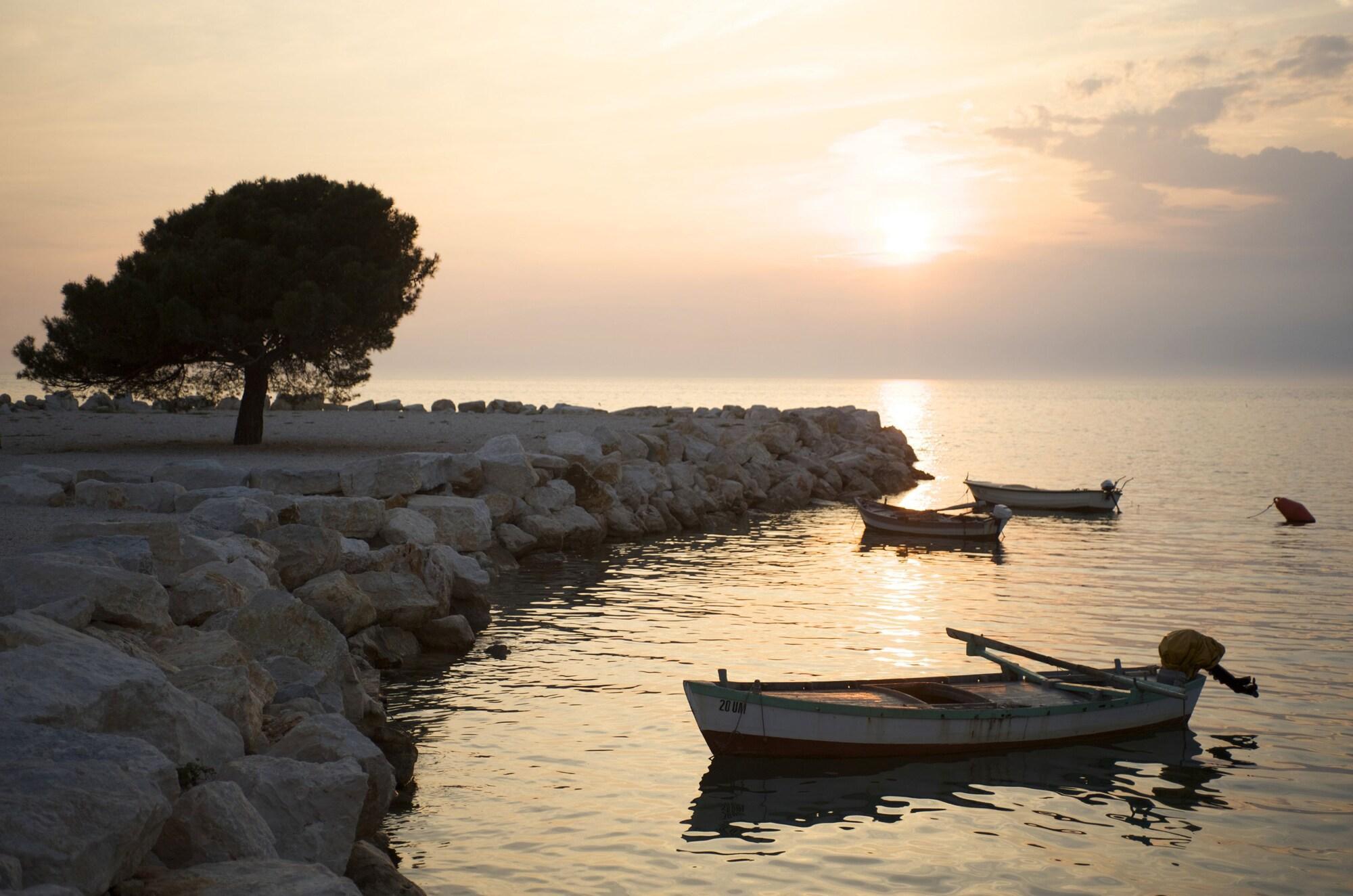 Rivalmare Beach Boutique Hotel - New! Novigrad  Exterior photo